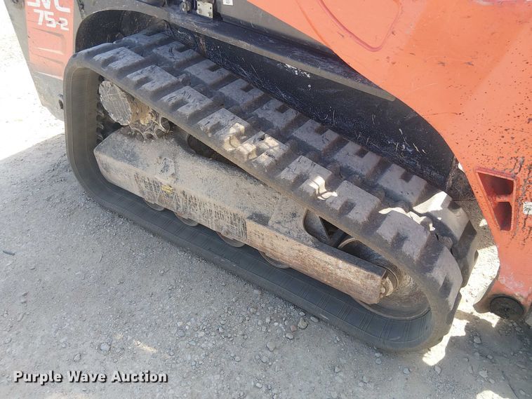 image for item DU3105 2023 Kubota SVL75-2 tracked skid steer loader