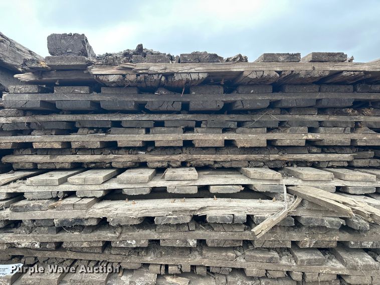 image for item DV0842 (18) crane mats