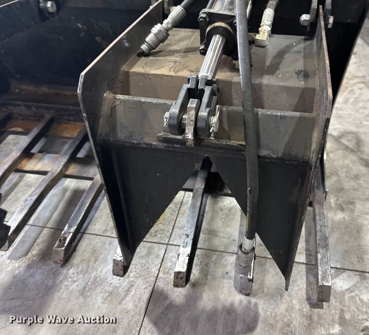 image for item DW4488 Skid steer grapple bucket