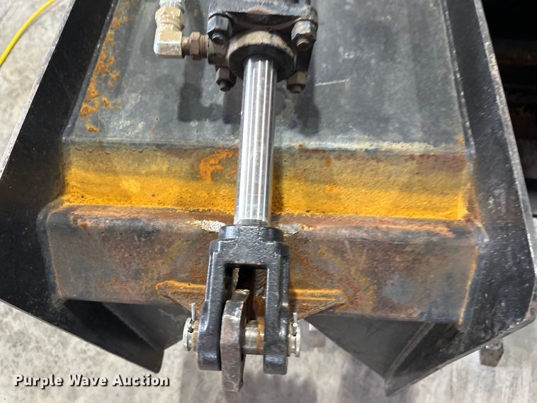 image for item DW4488 Skid steer grapple bucket