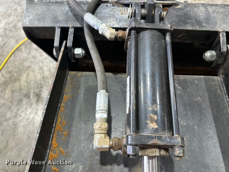 image for item DW4488 Skid steer grapple bucket