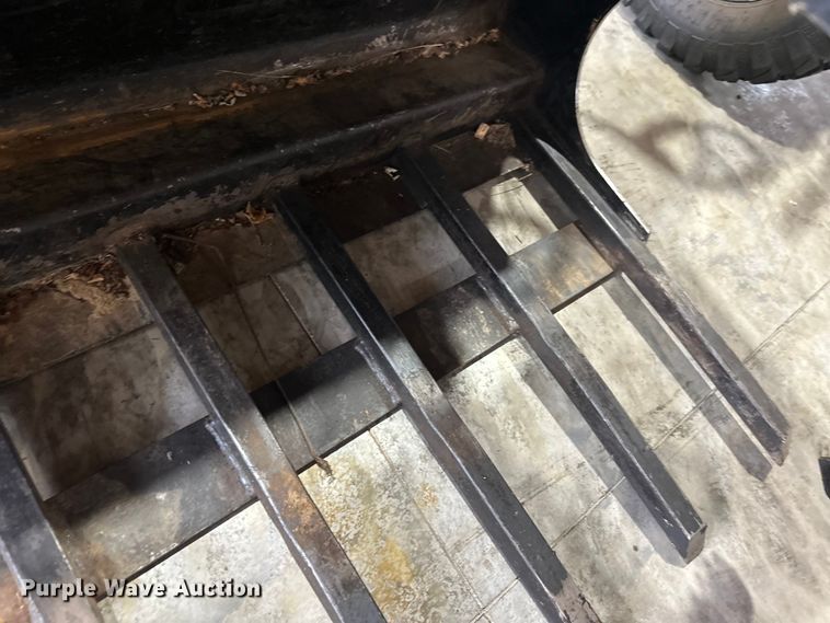 image for item DW4488 Skid steer grapple bucket