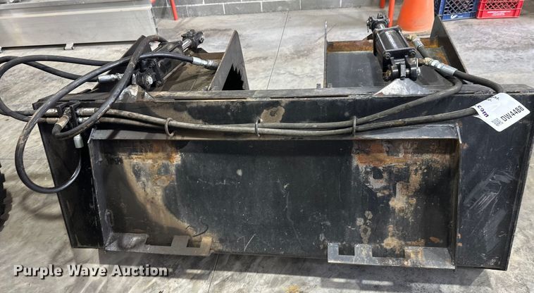 image for item DW4488 Skid steer grapple bucket