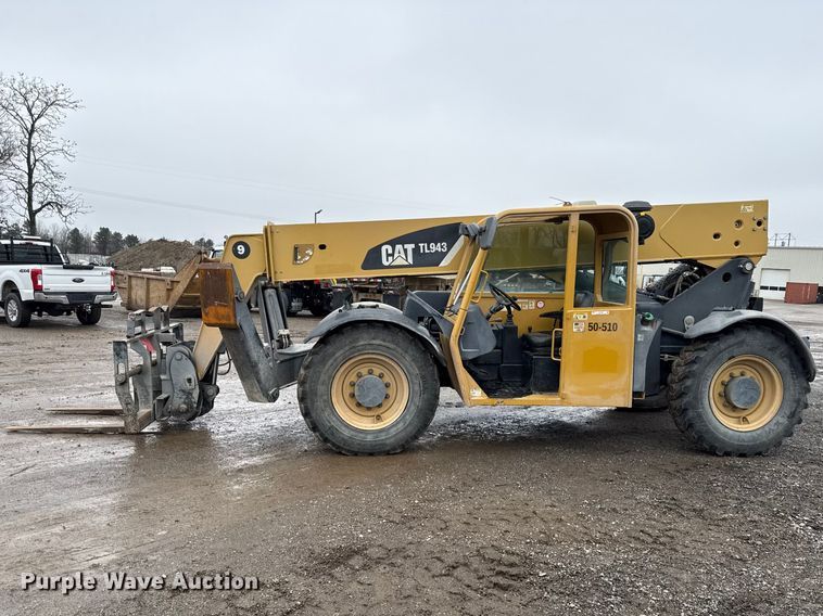 image for item DZ4396 2009 Caterpillar TL943 telehandler