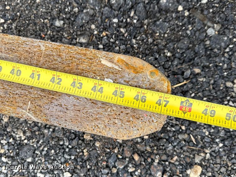 image for item DZ4396 2009 Caterpillar TL943 telehandler