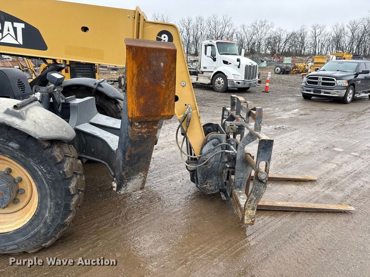 image for item DZ4396 2009 Caterpillar TL943 telehandler