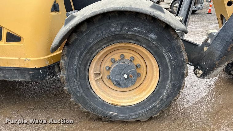 image for item DZ4396 2009 Caterpillar TL943 telehandler