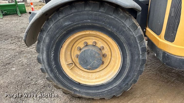 image for item DZ4396 2009 Caterpillar TL943 telehandler