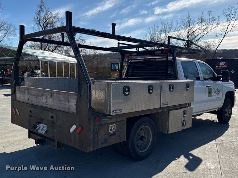 image for item DZ4402 2017 Chevrolet Silverado 3500HD Crew Cab flatbed pickup truck