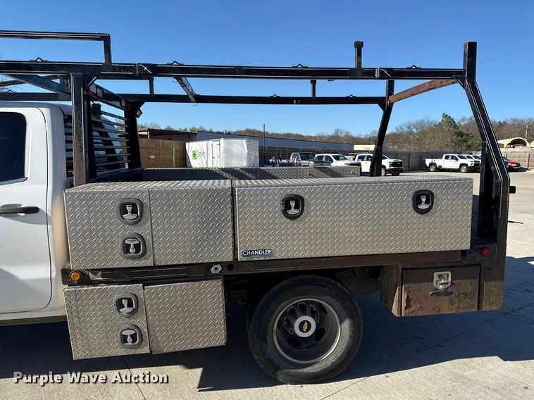 image for item DZ4402 2017 Chevrolet Silverado 3500HD Crew Cab flatbed pickup truck