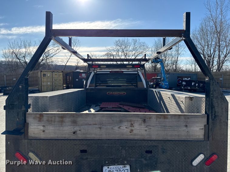 image for item DZ4402 2017 Chevrolet Silverado 3500HD Crew Cab flatbed pickup truck
