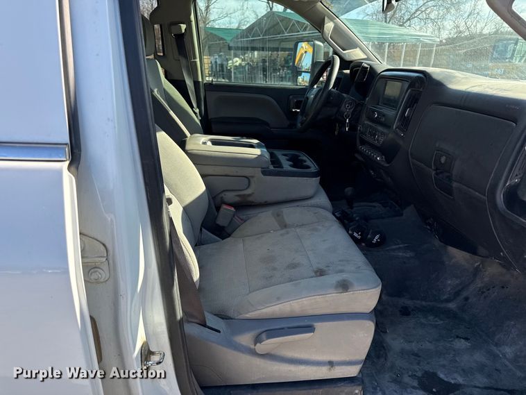 image for item DZ4402 2017 Chevrolet Silverado 3500HD Crew Cab flatbed pickup truck