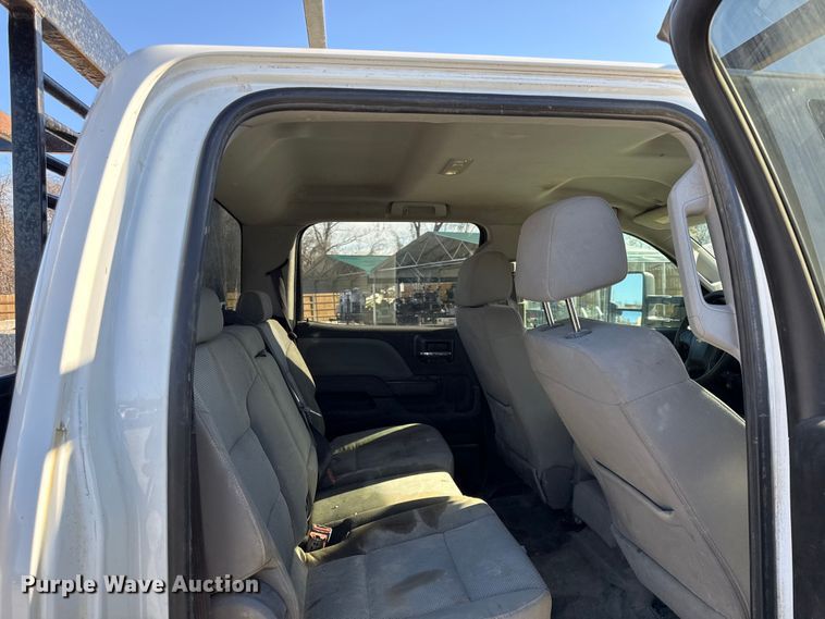 image for item DZ4402 2017 Chevrolet Silverado 3500HD Crew Cab flatbed pickup truck