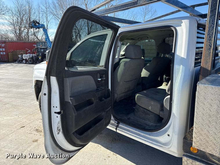 image for item DZ4402 2017 Chevrolet Silverado 3500HD Crew Cab flatbed pickup truck