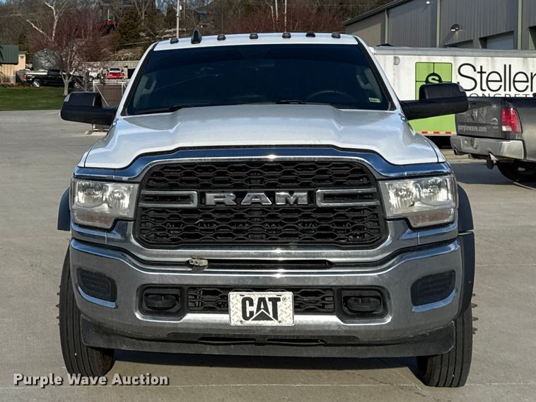 image for item DZ4403 2019 RAM 5500 Crew Cab flatbed truck