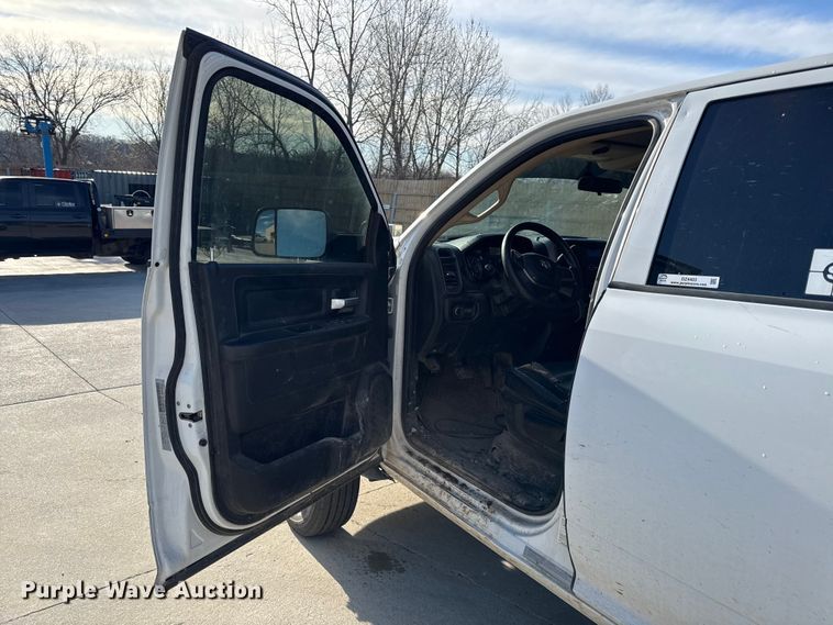 image for item DZ4403 2019 RAM 5500 Crew Cab flatbed truck