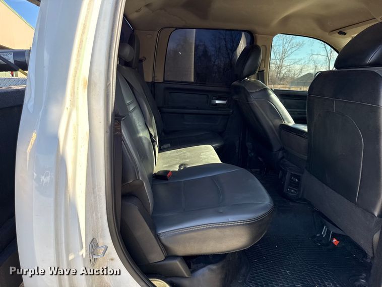 image for item DZ4403 2019 RAM 5500 Crew Cab flatbed truck