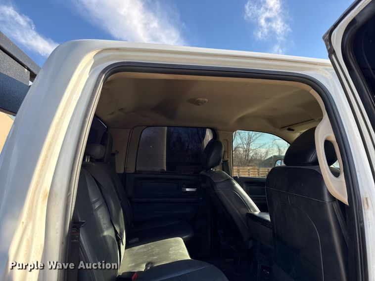 image for item DZ4403 2019 RAM 5500 Crew Cab flatbed truck