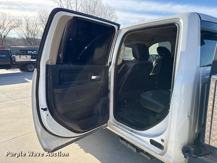 image for item DZ4403 2019 RAM 5500 Crew Cab flatbed truck