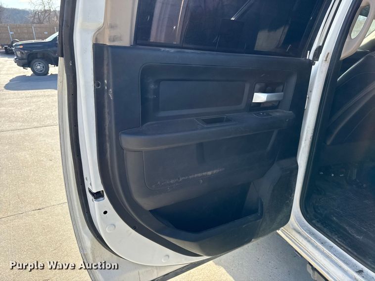 image for item DZ4403 2019 RAM 5500 Crew Cab flatbed truck