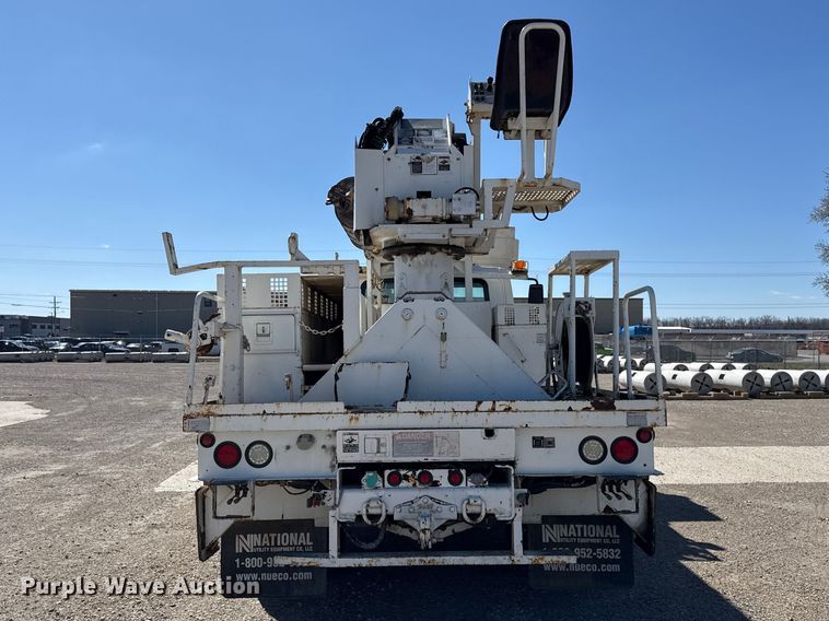 image for item DZ4425 2004 International 4300 digger derrick truck