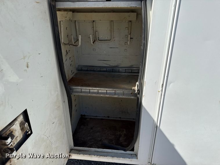 image for item DZ4425 2004 International 4300 digger derrick truck