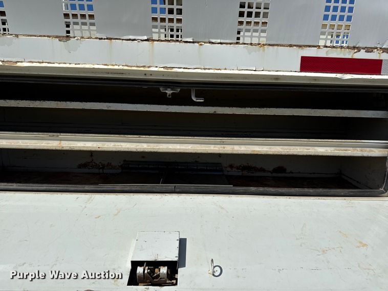 image for item DZ4425 2004 International 4300 digger derrick truck