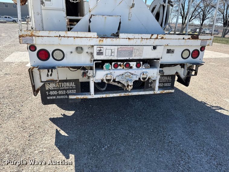 image for item DZ4425 2004 International 4300 digger derrick truck