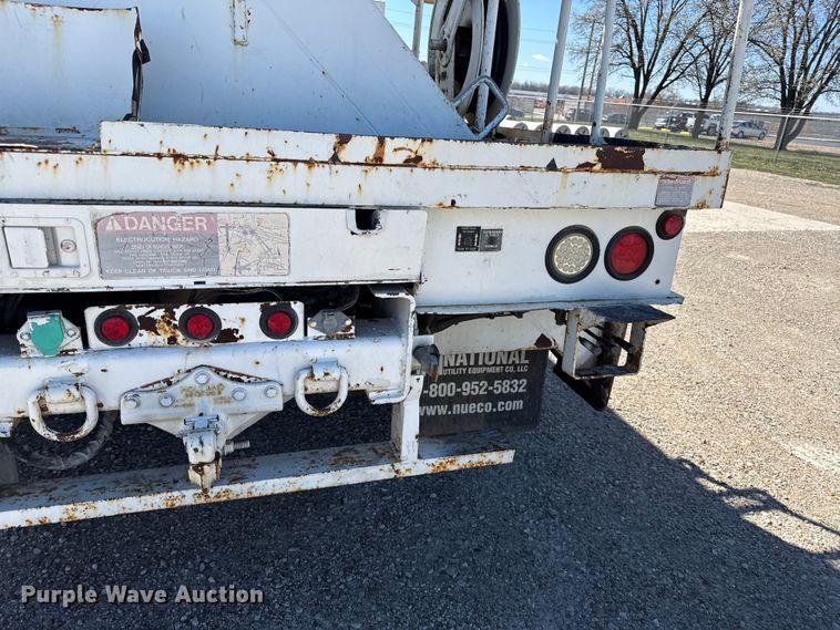 image for item DZ4425 2004 International 4300 digger derrick truck