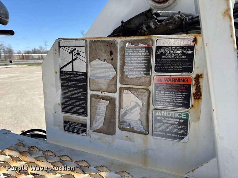 image for item DZ4425 2004 International 4300 digger derrick truck