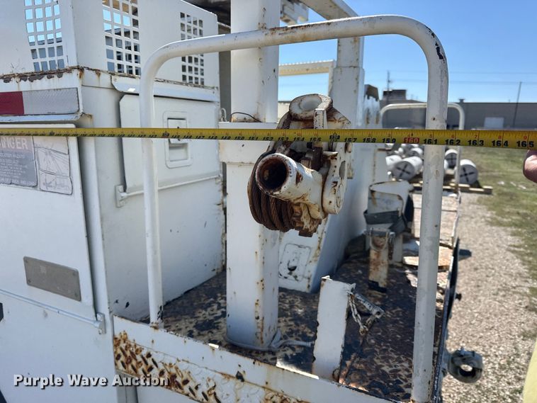 image for item DZ4425 2004 International 4300 digger derrick truck