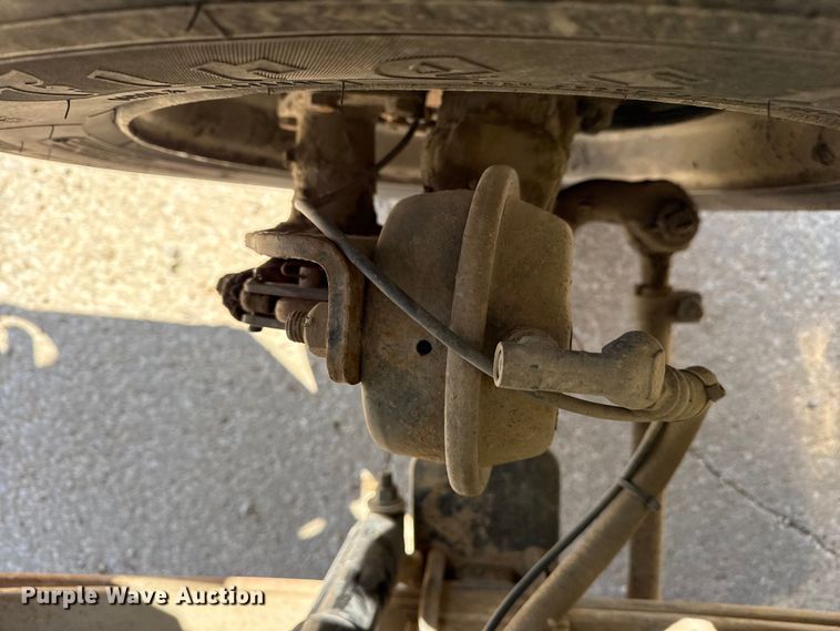 image for item DZ4425 2004 International 4300 digger derrick truck