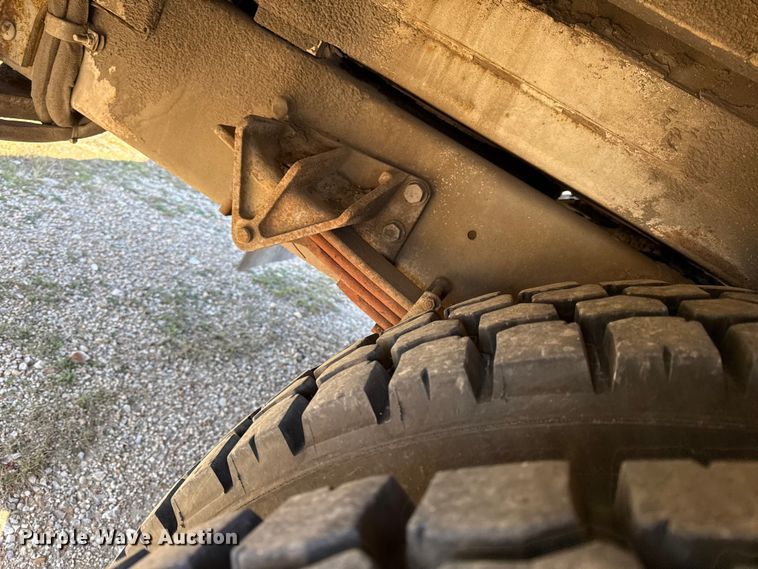 image for item DZ4425 2004 International 4300 digger derrick truck