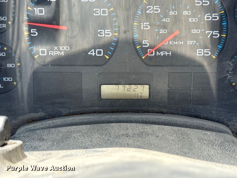 image for item DZ4425 2004 International 4300 digger derrick truck