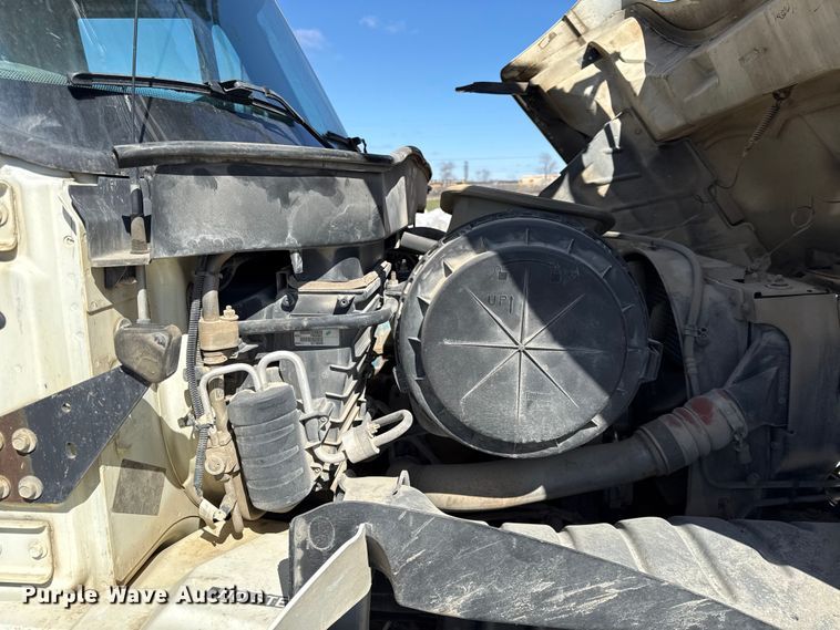 image for item DZ4425 2004 International 4300 digger derrick truck