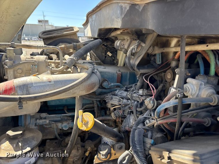 image for item DZ4425 2004 International 4300 digger derrick truck