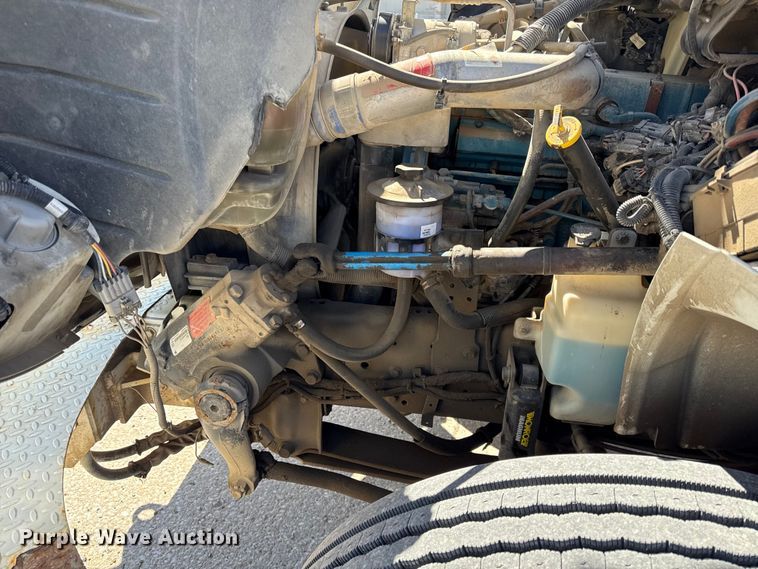 image for item DZ4425 2004 International 4300 digger derrick truck