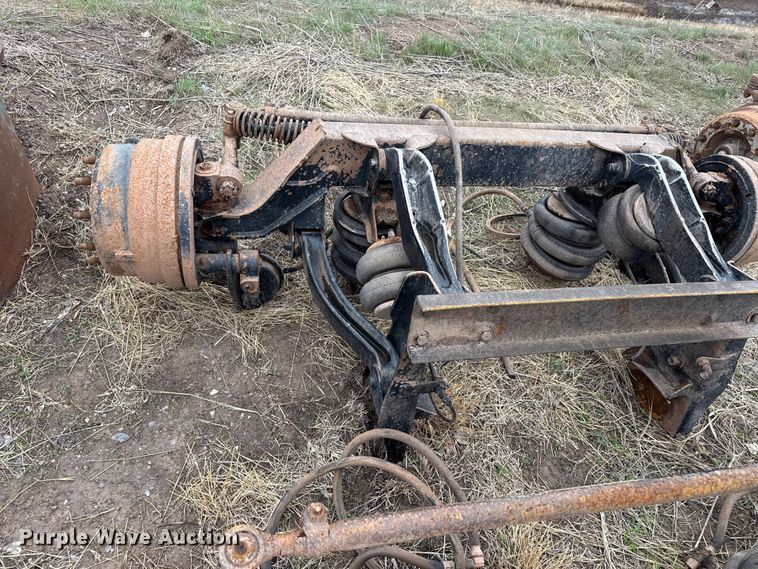 image for item DZ5162 (4) steerable tag axles