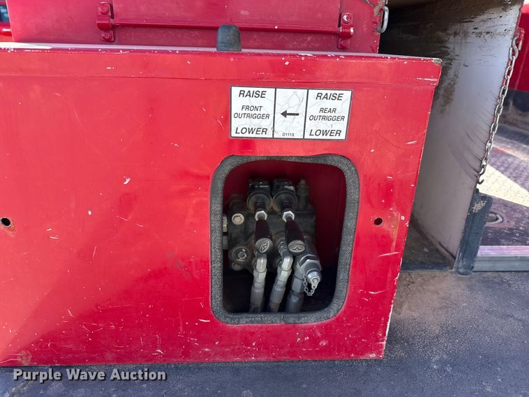 image for item DZ5187 2015 Ford F550 Ext. cab bucket truck