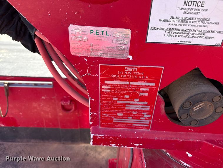 image for item DZ5187 2015 Ford F550 Ext. cab bucket truck