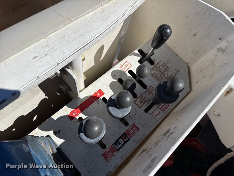 image for item DZ5187 2015 Ford F550 Ext. cab bucket truck