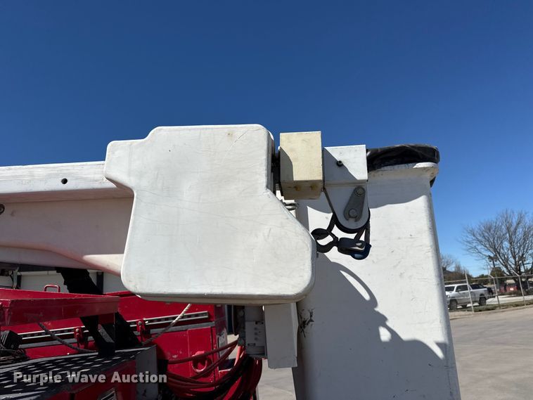 image for item DZ5187 2015 Ford F550 Ext. cab bucket truck