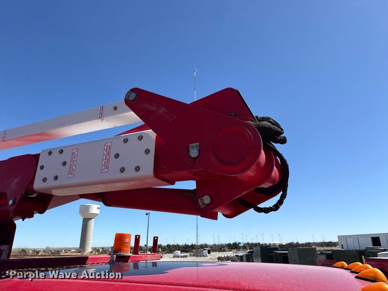 image for item DZ5187 2015 Ford F550 Ext. cab bucket truck