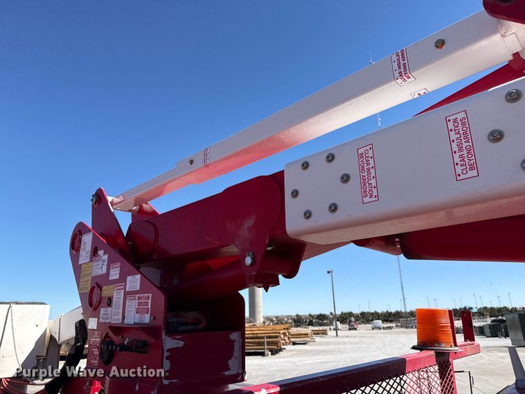 image for item DZ5187 2015 Ford F550 Ext. cab bucket truck