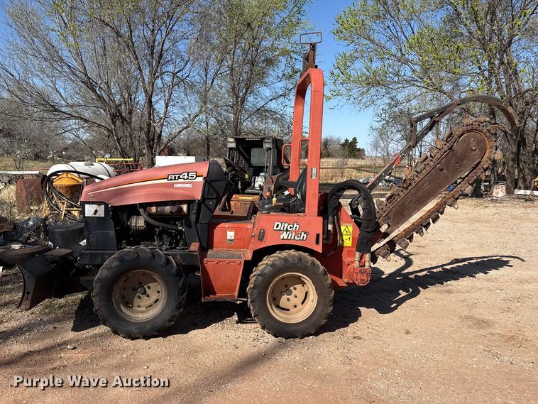 image for item DZ5241 Ditch Witch RT45 trencher