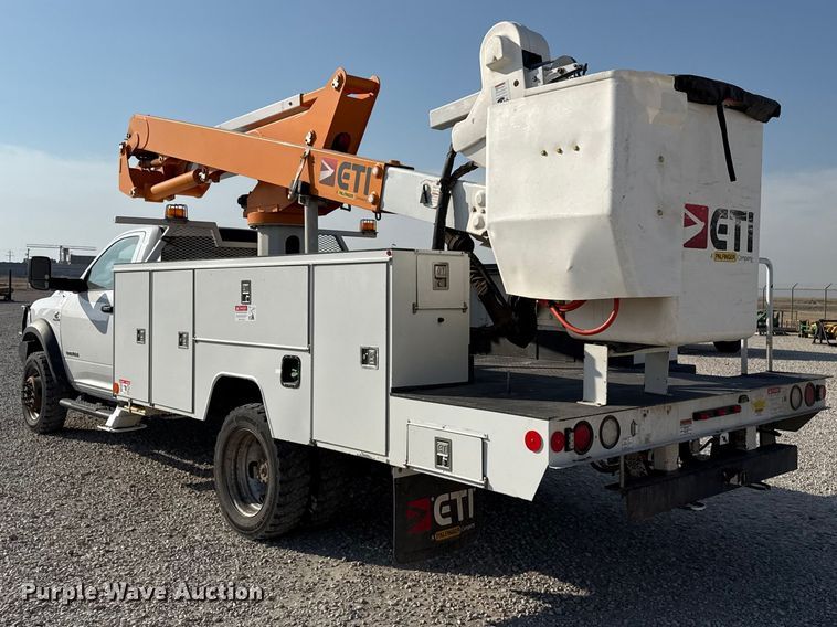 image for item DZ5245 2019 RAM 5500HD bucket truck