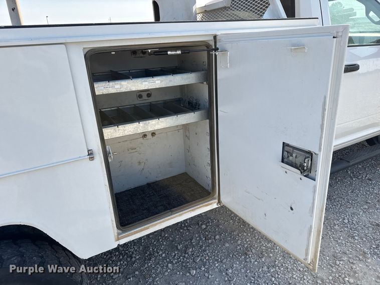 image for item DZ5245 2019 RAM 5500HD bucket truck