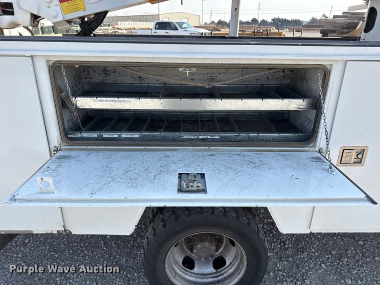 image for item DZ5245 2019 RAM 5500HD bucket truck