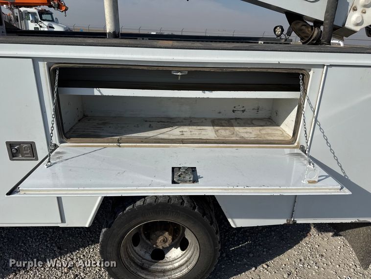 image for item DZ5245 2019 RAM 5500HD bucket truck