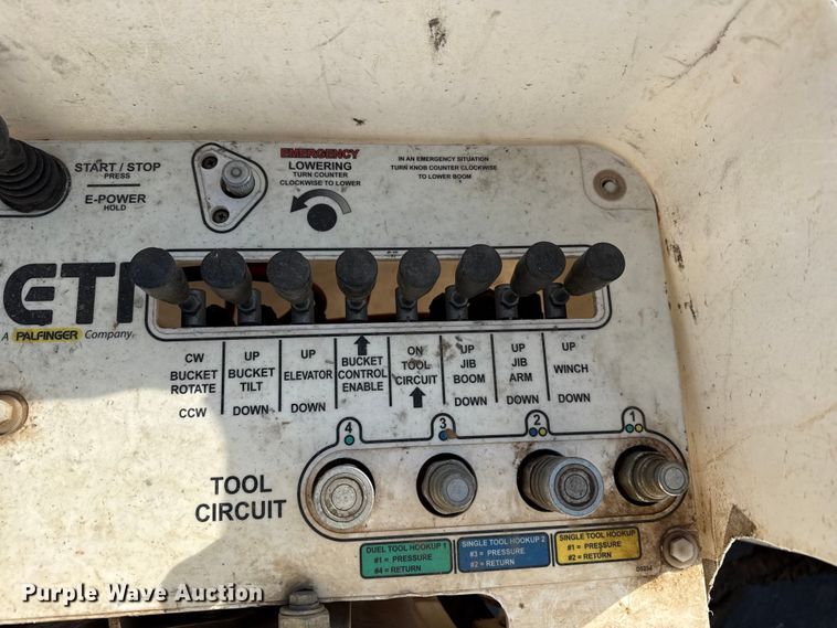 image for item DZ5245 2019 RAM 5500HD bucket truck